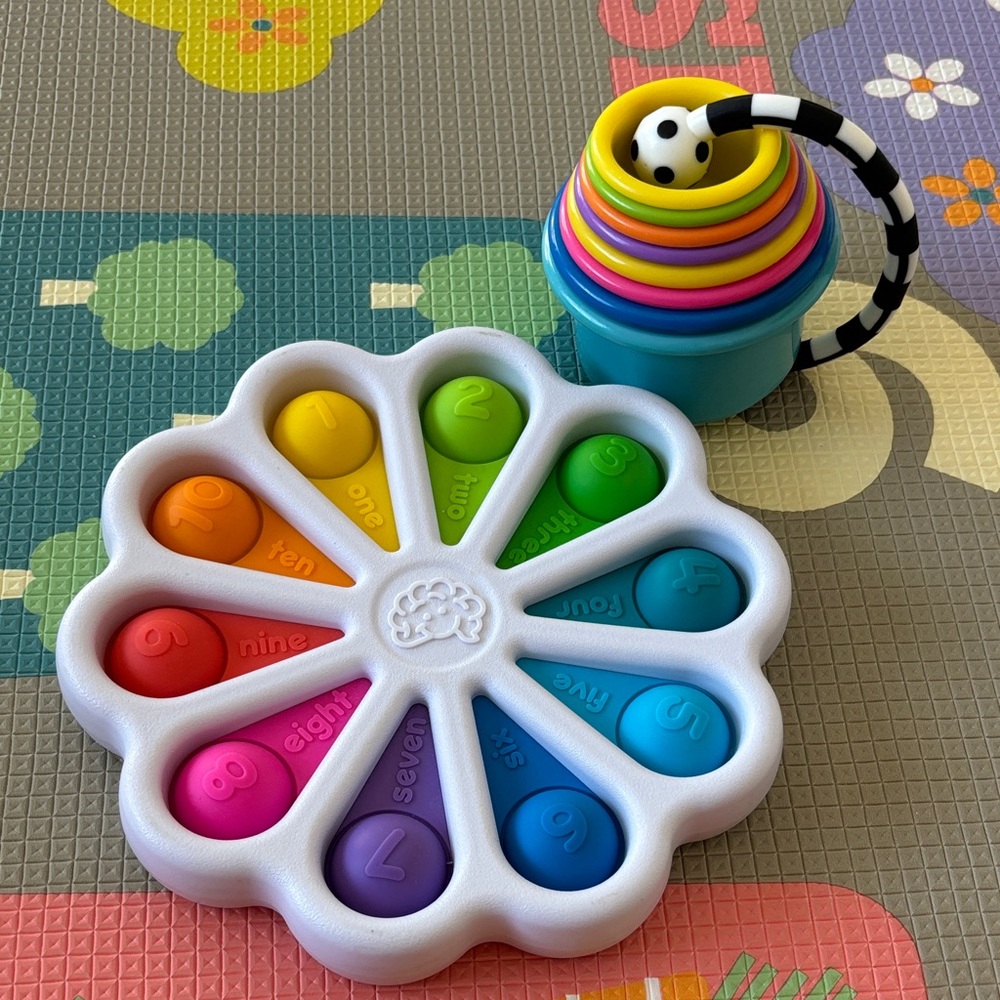 Rainbow Number Learning Pop and Stacking Cups